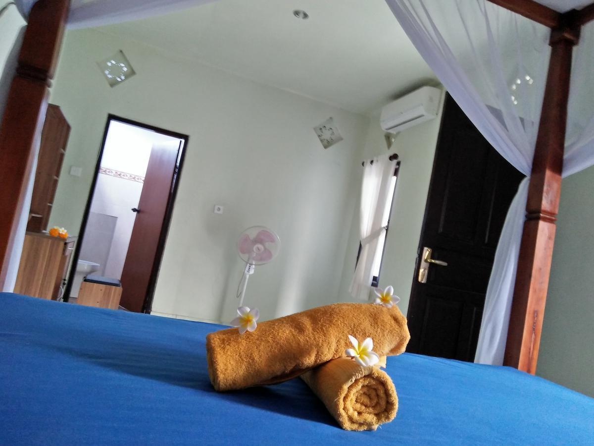 Tira Amed Homestay Esterno foto
