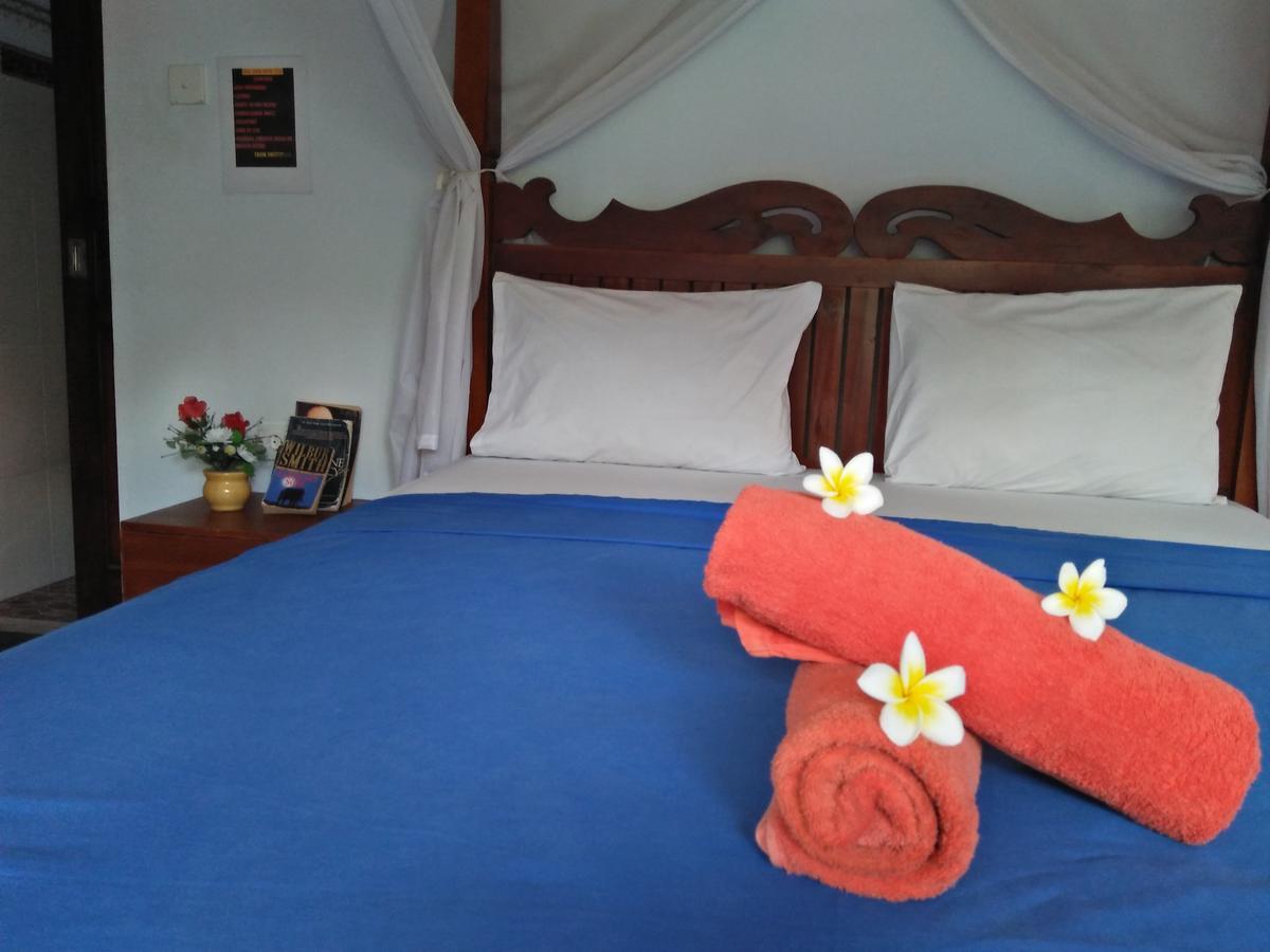 Tira Amed Homestay Esterno foto