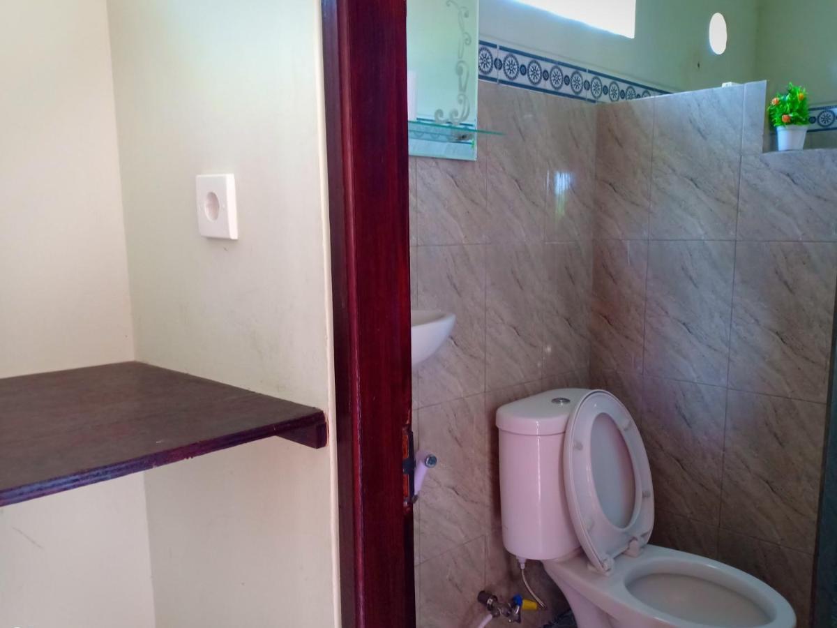 Tira Amed Homestay Esterno foto